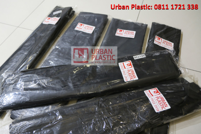 plastik sampah merk Urban Plastic